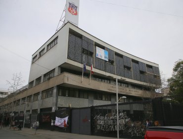 Alcalde Desbordes cuestiona tomas en colegios municipales y acusa que grupos "han destruido la educación pública"