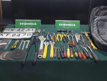 Caen tres hombres y dos mujeres que se desplazaban en vehículos robados en Zapallar