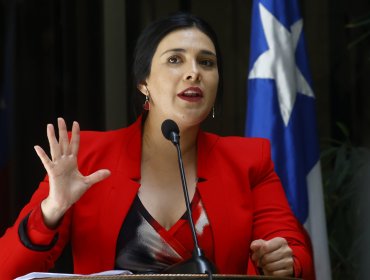 Karol Cariola denuncia "persecución política" en su contra y apunta a "sectores de derecha" por su carrera al Senado por Valparaíso