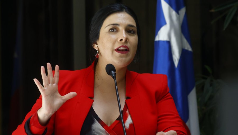 Karol Cariola denuncia "persecución política" en su contra y apunta a "sectores de derecha" por su carrera al Senado por Valparaíso