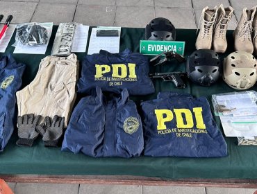 ¿Falsos detectives?: Detienen a dos sujetos que mantenían armas y ropa similar a la de PDI