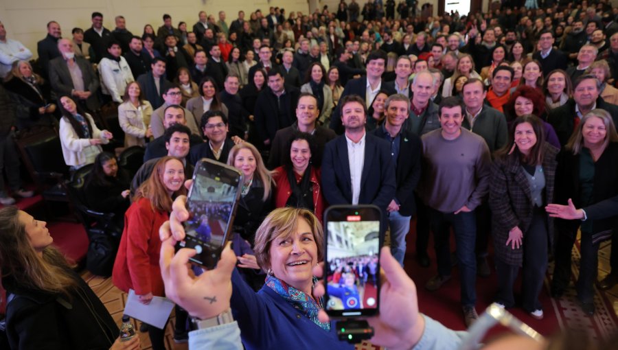 Evelyn Matthei refuerza su programa y critica las “mentiras” sobre su candidatura