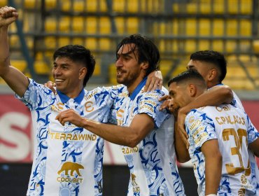 A Everton le bastó un tiempo para aniquilar a Huachipato