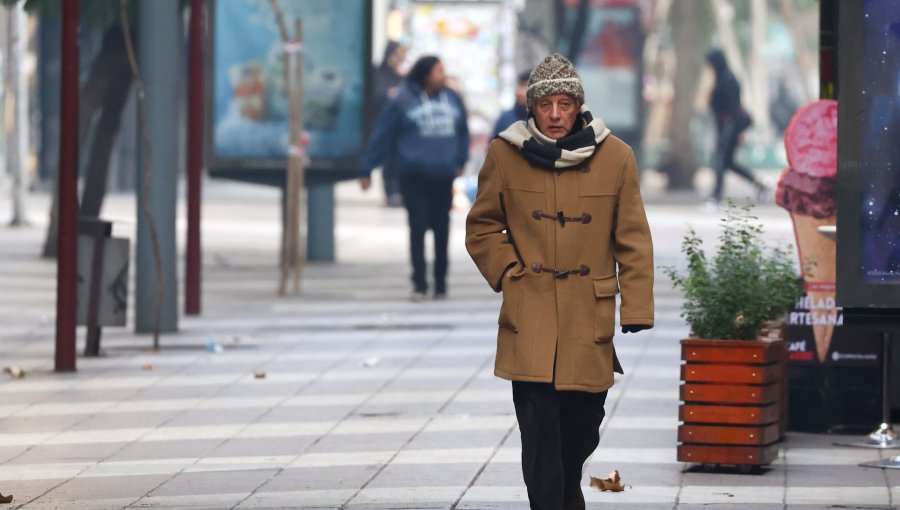 Primer mes del invierno ha sido el menos lluvioso desde 1998 en el Gran Santiago: advierten que el 2025 terminaría con déficit