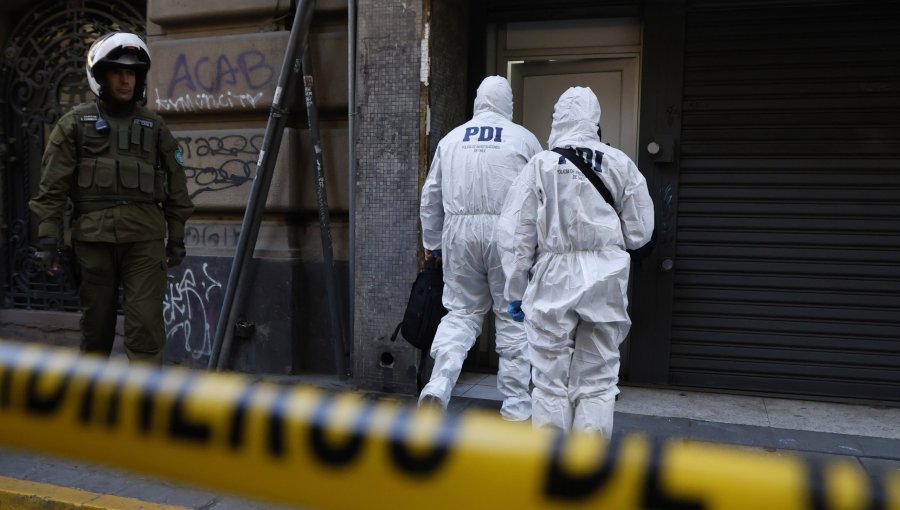 Delincuentes hicieron forado e ingresaron hasta la bóveda del Banco Itaú del centro de Valparaíso para robar 6.150 millones de pesos