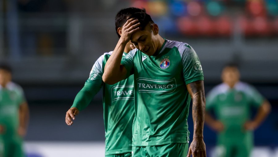 Audax Italiano recopila antecedentes para demandar a la U por fallido traspaso de Esteban Matus