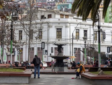 Dan inicio a higienización y pintado de fachadas en edificios de la histórica plaza Echaurren