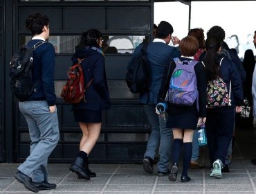 Denuncian ante Fiscalía la relación amorosa entre inspector y una alumna de 16 años de colegio de Cabildo