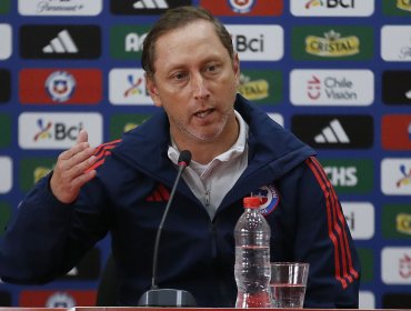 Luis Mena y su futuro en la Roja femenina tras fracaso en Copa América: "Se verá en Santiago"