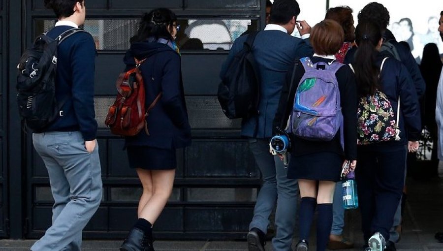 Denuncian ante Fiscalía la relación amorosa entre inspector y una alumna de 16 años de colegio de Cabildo