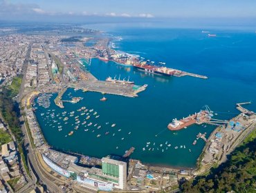 Armada de Chile ordenó el zarpe de los buques atracados en el puerto de San Antonio