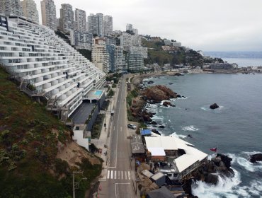 Concón cerró el acceso vehicular y peatonal a su borde costero: "Es una zona crítica"