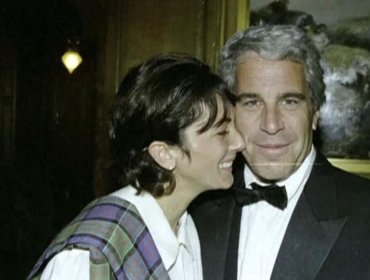 Expareja de Jeffrey Epstein, condenada a 20 años de cárcel por tráfico de menores, pide inmunidad para declarar en comité del Congreso de EE.UU.