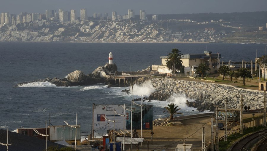 Valparaíso bajo alerta: tsunami dejó olas de 70 centímetros en Rapa Nui y variaciones en el nivel del mar de 90 centímetros en Quintero