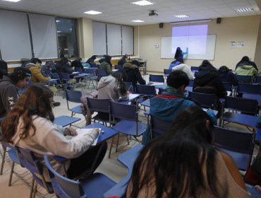 Mineduc da una semana a universidades privadas para transparentar sueldos sobre $8 millones tras caso Cubillos