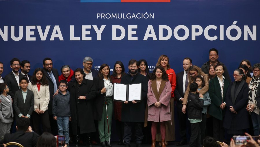 Presidente Boric promulgó la nueva Ley de Adopción con foco en los derechos de niños, niñas y adolescentes