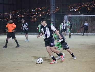 Inauguran remozadas obras en la cancha La Campana del cerro Toro de Valparaíso