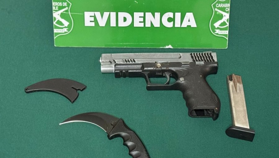 Dos extranjeros fueron detenidos con pistola y cuchillo en mirador Barón de Valparaíso