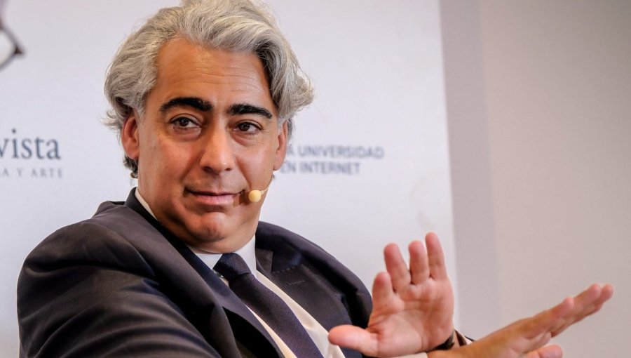 Marco Enríquez-Ominami acusa a José Antonio Kast de tener "comportamientos mafiosos en campaña" y que "sus bots llevan años"