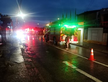 Adulto mayor pierde la vida durante incendio que consumió dos viviendas en Quillota