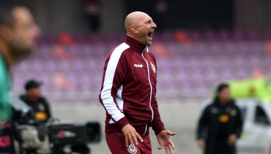 Revelan fuerte encontrón entre técnico de Deportes La Serena y delantero Emanuel Herrera: "Tuvieron que intervenir jugadores"