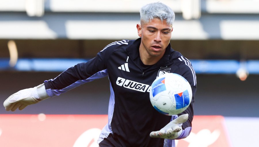 Técnico de Peñarol valoró arribo de Cortés y le lanzó un "palito" a Colo Colo