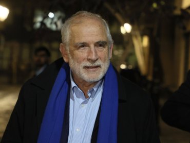 Bajo estrictas medidas de seguridad, Ministro de Vivienda da cuenta ante la comisión investigadora del proceso de reconstrucción