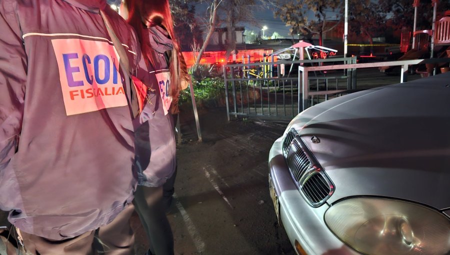 Hombre de 42 años fue asesinado de un balazo en la cabeza en una plaza de Puente Alto