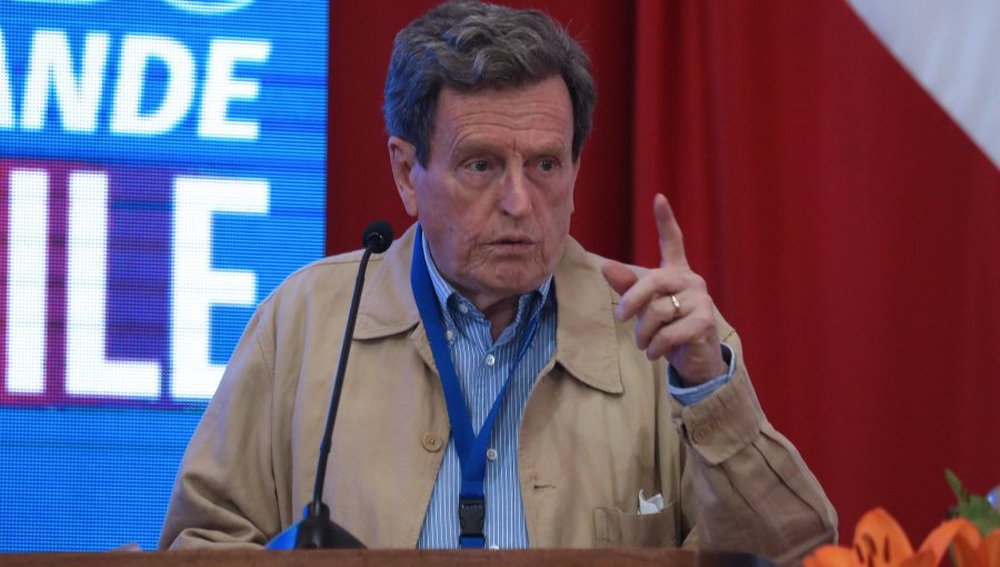 Carlos Larraín fue denunciado ante el tribunal supremo de RN tras revelar que votará por José Antonio Kast