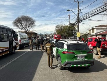 Detienen a cinco menores que usaban uniforme escolar para cometer turbazo en tienda de celulares en Talagante