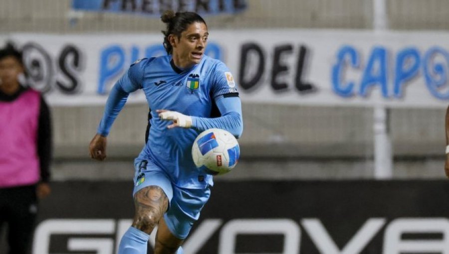 Padre de Joaquín Montecinos confirmó que hay negociaciones entre Colo-Colo y el delantero pero afirmó que "aún no es nada concreto"