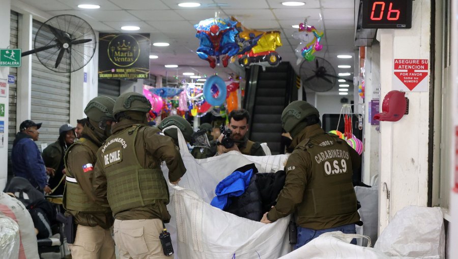 Fiscalizan bodegas y locales comerciales del barrio Meiggs: dos mujeres fueron detenidas en el operativo