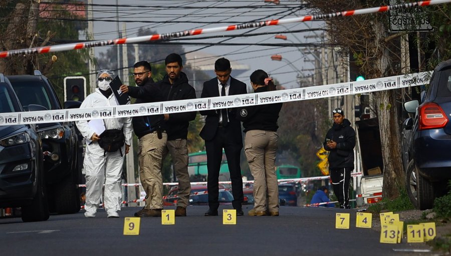 Hombre muere tras recibir múltiples impactos balísticos en plena vía pública en Lo Espejo