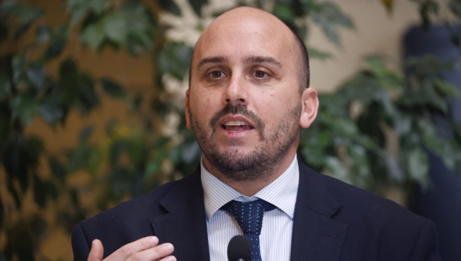 Longton atribuye lentitud en la reconstrucción a "poca colaboración entre ministerios" y a "procesos administrativos burocráticos"