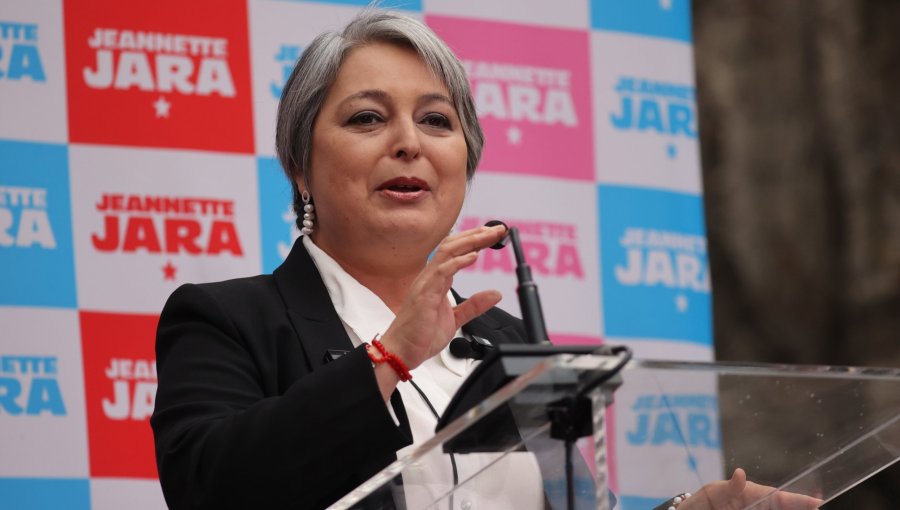 Jara desdramatiza cuestionamiento de Frei a la DC por respaldar su candidatura: "Está en su derecho"