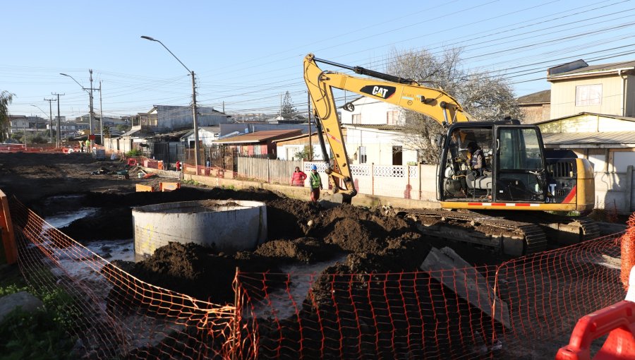 Inspeccionan avances en obras del sistema de aguas lluvia que resolverá constantes inundaciones en sector de San Antonio