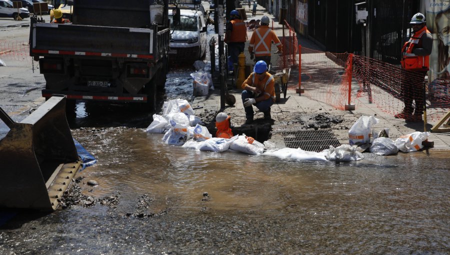 Sernac ofició a Aguas Andinas por fallas del alcantarillado en Lo Espejo