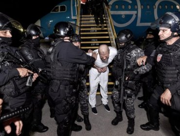 Autoridades de EE.UU. usan cárceles locales para albergar migrantes tras aumento de detenciones