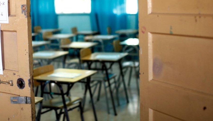 Decretan arresto domiciliario total para estudiante acusado de violar a compañera en liceo de Quilleco