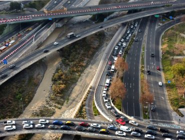 Ministerio de Obras Públicas reconoce falta de información a automovilistas tras colapso vial en Lo Saldes
