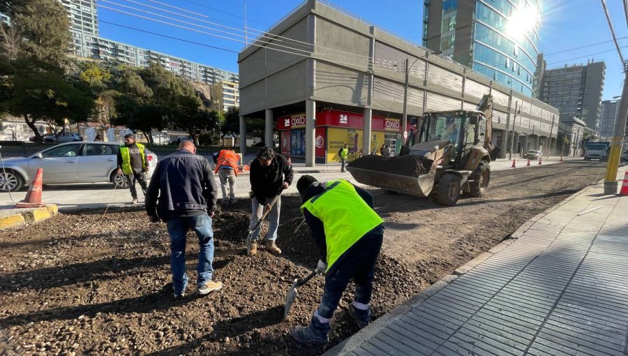 Intensifican plan de bacheo en calles afectadas por el último sistema frontal en Viña del Mar