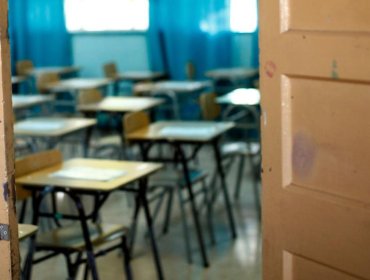 Decretan arresto domiciliario total para estudiante acusado de violar a compañera en liceo de Quilleco