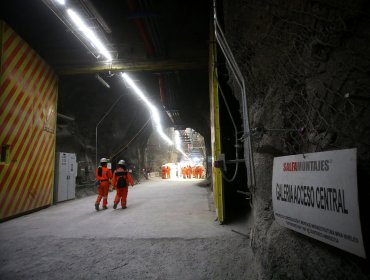 Fiscal aseguró que usarán drones en peritajes por derrumbe en El Teniente: diligencias podrían prolongarse dos días
