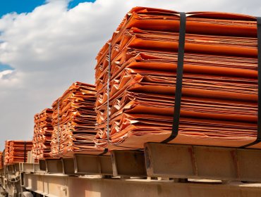 Impulsadas por minería, frutas frescas, alimentos y servicios: Exportaciones chilenas alcanzan nueva cifra récord en 2025