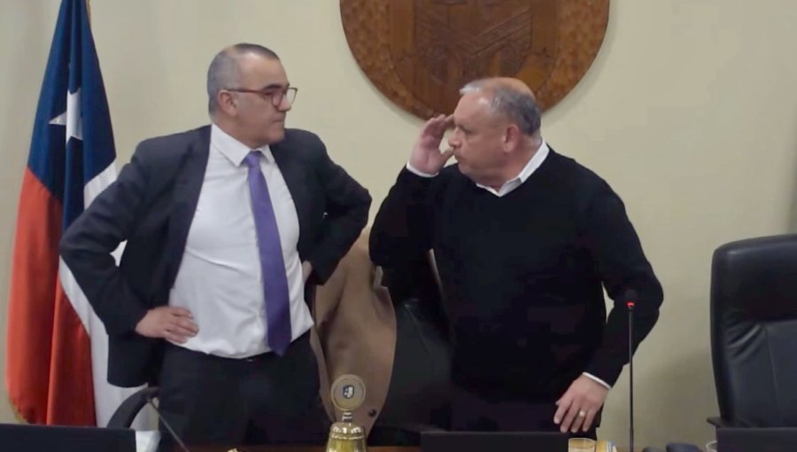 Escándalo en el Core de Valparaíso: Micrófono abierto deja al descubierto "rosario" de insultos y críticas de Mundaca a Republicanos