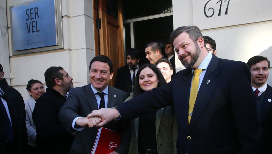 "Cambio por Chile": Republicanos, libertarios y socialcristianos inscribieron pacto parlamentario