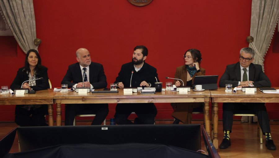 Presidente Boric destaca logros alcanzados y llama a su gabinete a "gobernar bien hasta el último minuto"