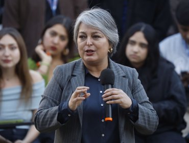 Jeannette Jara y proceso pos-megaincendio: "Espero en mi Gobierno poder gestionar más rápido la reconstrucción de las viviendas"