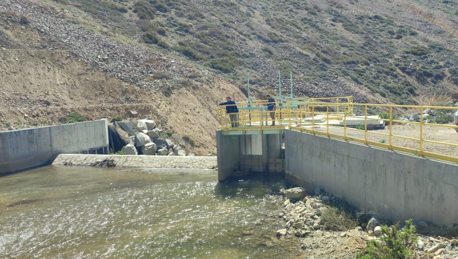 Multan con $168 millones a Anglo American por extracción ilegal de agua en plena sequía: empresa rechaza infracciones imputadas