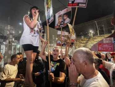 Miles de israelíes salen a las calles de Tel Aviv contra el plan para ocupar ciudad de Gaza